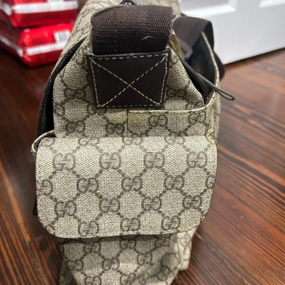Gucci Beige and Brown Monogram Shoulder Bag - Picture 7 of 8